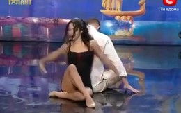 Tuyệt vời màn nhảy như người không xương của thí sinh Ukraine Got Talent